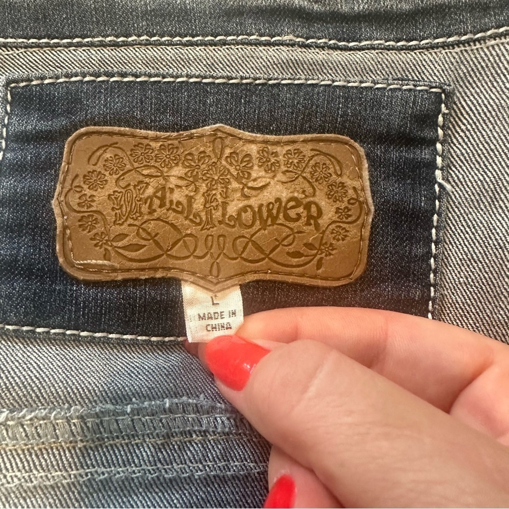 Wall Flower Y2K Rhinestone Denim Jean Vest. Light Wash. Size: Large. - Picture 7 of 7
